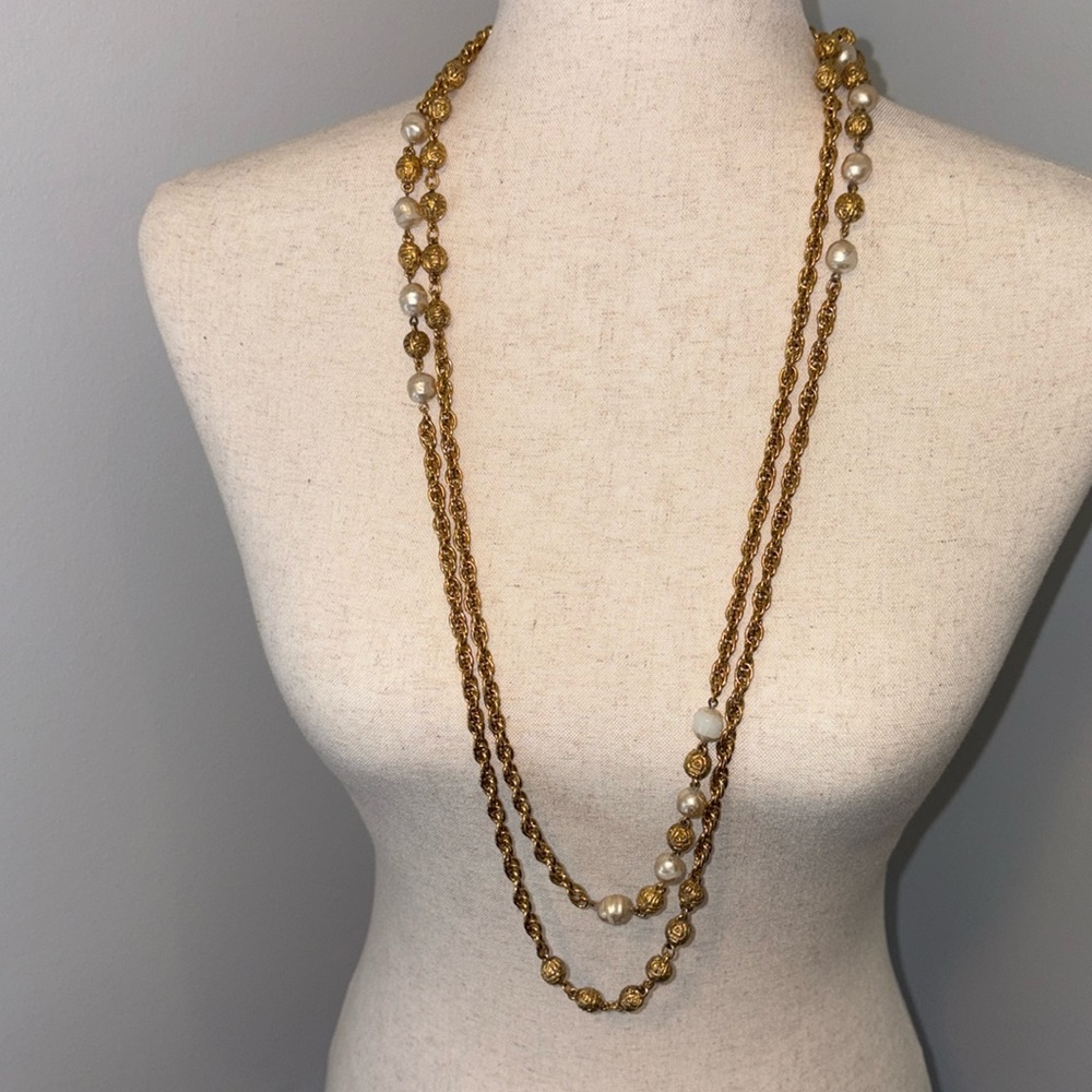 🖤CHANEL SALE🖤Authentic Double Classic Chanel Pearl & Gold Chain Necklace/Belt - Picture 4 of 17